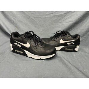 Nike Boys Air Max 90 (GS) Sneakers Leather White Black Size 5.5 NEW NO BOX!